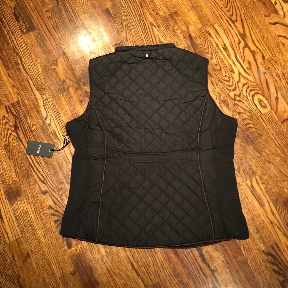 Boutique Item. Black Quilted Puffer Vest. - Picture 3 of 4